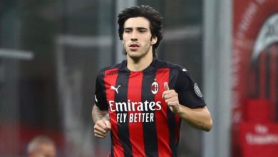 Photo of Milani 23 ndeshje pa humbje, Sandro Tonali: Fanella kuq e zi është e rëndë!