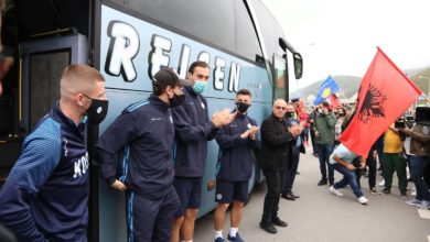 Photo of Atmosferë spektakolare, tifozët përcjellin Kosovën drejt Shkupit (Foto)