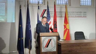 Photo of Botohen kujtimet e Parashqevi Qirjazit që gjendeshin në Arkivin Qendor të Shtetit