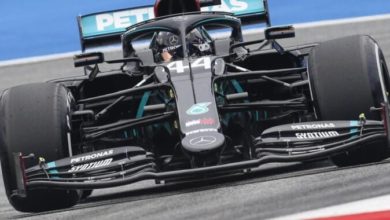 Photo of Zyrtare,Lewis Hamilton dhe Mercedesi vazhdojnë “martesën” edhe për vitin 2021