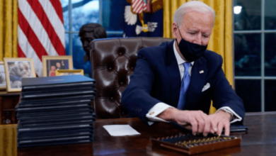 Photo of Pse Biden i përdor 17 stilolapsa për t’i nënshkruar urdhrat e tij?