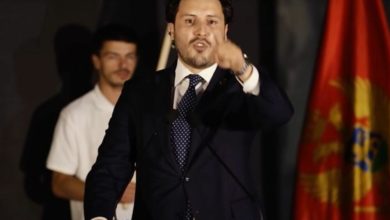 Photo of Rrugëtimi i Abazoviçit në politikë, si u ngjit shqiptari në majë të politikës malazeze