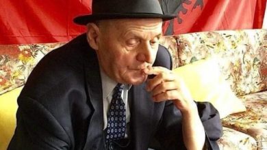 Photo of Atdheu i mban në gji dinjitarët stoik si ti!
