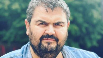 Photo of “Hajde Maqedonia, ma gjallë”, thotë Orhani nga kafeneja Jonë pasi Abazoviq u zgjodh kryeministër në Mal të Zi