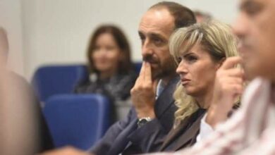 Photo of Sekretari shtetërorë në ministrinë e kulturës Valmi Aziri mori pjesë në promovimin e librit “NJË PRERJE SHOQËRISË”