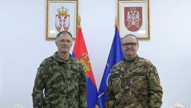 Photo of Komandati i KFOR-it bisedon me shefin e ushtrisë serbe për takimin e Ohrit