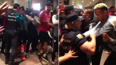 Photo of Pamje skandaloze! Përleshje me grushte, sherr total mes lojtarëve të kombëtares dhe policisë spanjolle (video)