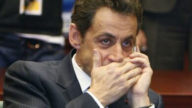 Photo of Nuk ka qetësi në burg/ Ish-presidenti Nicolas Sarkozy kërcënohet nga të burgosurit e tjerë, videoja bëhet virale në rrjet