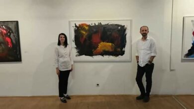 Photo of Ministresha e kulturës viziton ekspozitën e Valmir Azirit “AdAstra 2”