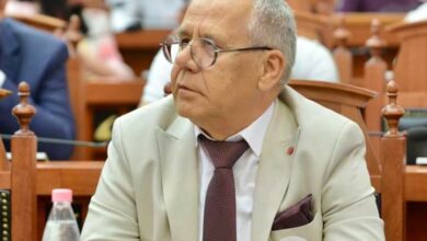 Photo of Kim Mehmeti: Shqiptaria e jeton epokën e turpit të vet politik!