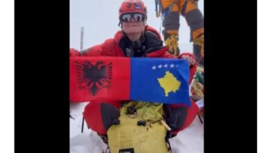 Photo of UTA IBRAHIMI PUBLIKON MOMENTIN EMOCIONUES NGA NGJITJA NË “MALIN VRASËS”