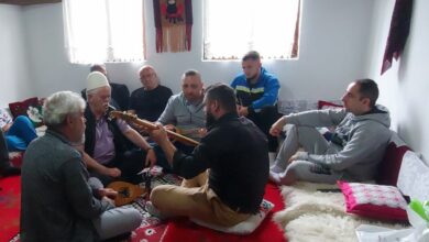 Photo of Nën ritmin e këngëve folklorike përfundoi manifestimi i lojrave popullore në fshatin Gjermë