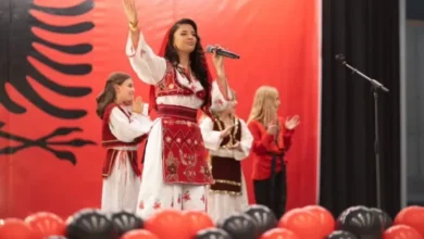 Photo of Studentja me prejardhje nga Tetova në Zvicër me interpretim të mrekullueshëm të këngës “Mora Fjalë” (Video)