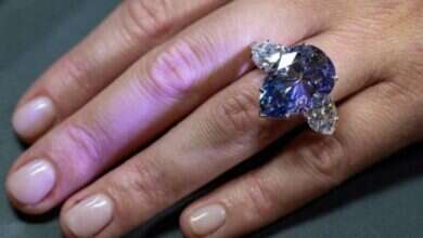 Photo of Diamanti i rrallë blu del në ankand, 50 milionë dollarë për ‘Bleu Royal’?