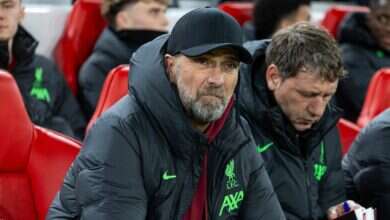 Photo of Klopp i pakënaqur me tifozët: Po s’ndihesh mirë, jepja dikujt tjetër biletën!