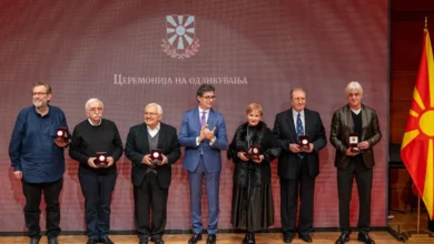 Photo of Refet Abazi, Sllobodan Unkovski dhe të tjerë morën çmimin “Urdhri i Meritave” nga presidenti Pendarovski