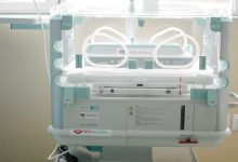 Photo of Donacion i Republikës Çeke – inkubator për foshnjat në Spitalin Special për Gjinekologji dhe Obstetrikë Nënë Tereza në Çair