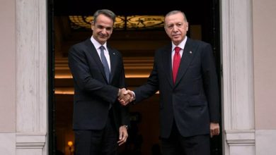 Photo of Udhëheqësit e rivalëve rajonalë Turqisë dhe Greqisë takohen në përpjekje për të lënë mënjanë mosmarrëveshjet dekada të vjetra