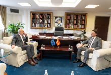 Photo of Osmani takim me ambasdorin e Bashkimit Europian Dejvid Gir: Mbetemi të përkushtuar në rrugën tonë europiane!