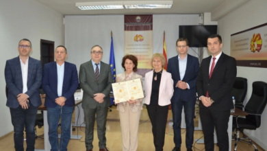 Photo of Gordana Siljanovska Davkova ka pranuar Certifikatën nga KSHZ-ja për kryetare të shtetit