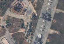 Photo of Sulmi ukrainas në bazën ajrore të Krimesë, ja ç’tregojnë pamjet satelitore