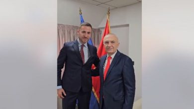 Photo of Meta vizitë në Mal të Zi, takohet me Sekretarin e Përgjithshëm të DPS