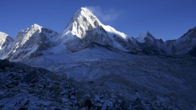 Photo of Shënohet rekordi i dyfishtë në malin Everest