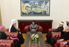 Photo of Siljanovska Davkova takoi krerët dhe përfaqësuesit e bashkësive fetare