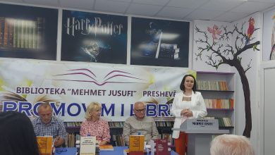 Photo of Promovohen tre librat nga linguistika të autores Albina Mustafa