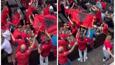 Photo of VIDEO/ Tifozët shqiptarë ndezin atmosferën me muzikë dhe flamuj kuqezi: S’mund ta pushtosh aq lehtë zemrën time…