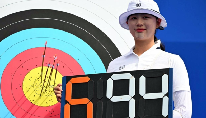 Lim Si Hyeon  21 vjeçarja nga Korea e Jugut  thyen rekordin e parë botëror në qitjen me hark në Paris 2024