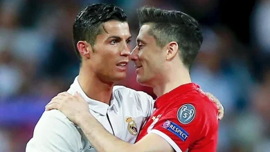 Photo of Lewandowski “përulet” para CR7: Karriera e tij do të mbetet e gdhendur në historinë e futbollit