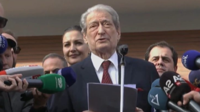 Photo of Nuk ka më fjalime nga dritarja e banesës, Berisha nga selia e PD: Sot nis rrugëtimi që sjell opozitën në pushtet