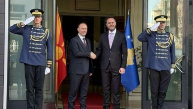Photo of Konjufca pret në takim homologun e tij nga Maqedonia e Veriut, Afrim Gashin