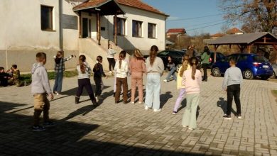 Photo of Nxënësit shqiptarë të Krushëves disa lëndë i zhvillojnë në gjuhën maqedonase
