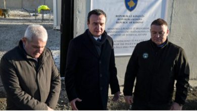 Photo of Kosova po ndërton stacione të reja policore në Veri, Kurti merr pjesë në vendosjen e gurit të themelit në Izvor