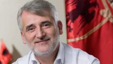 Photo of Menduh Thaçi uron festën e pavarësisë së Shqipërisë