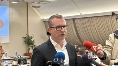 Photo of Deanoski: Nuk tërhiqemi nga kërkesa për rritjen e pagës minimale në 450 euro