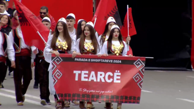 Photo of Komuna e Tearcës zbret në paradën e Tiranës për shënimin e 28 Nëntorit (VIDEO)