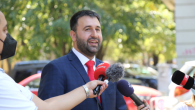 Photo of Ligji i gjuhës shqipe, Hoxha: Të gjithë e miratuam atë ligj, tashmë VLEN-i po i ndryshon deklaratat