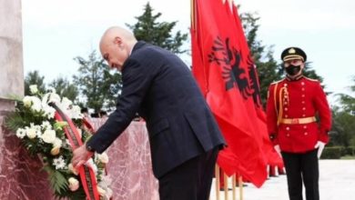 Photo of 80-vjetori i Çlirimit të Shqipërisë, Meta: Të rinjtë sot të marrin përgjegjësi për vendin si bashkëmoshatarët e tetë dekadave më parë