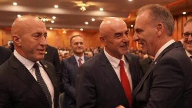 Photo of Lushtaku, Kurtit: E keni gjetur vendin të gatshëm, ka ardhur koha që Kosovën me udhëheq njerëzit që kanë kontribuar…!