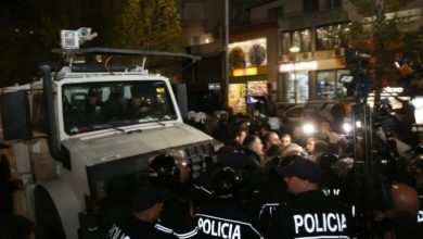 Photo of Përleshjet në protestë, Noka: Këto lloj fytyrash urdhërojnë edhe dhunën ndaj opozitës, urdhërojnë edhe për të vjedhur vota