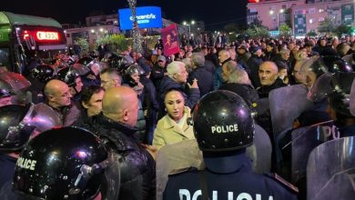 Photo of Protesta e opozitës në Tiranë, 44 persona u shoqëruan në Polici