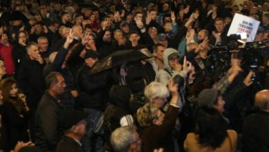 Photo of “Është radha jonë”/ Nesër protestë në Tiranë, Berisha: Vijojmë me mosbindjen civile! Lufta guerile dhe dhuna…