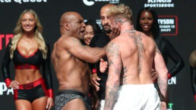 Photo of Mike Tyson e goditi me shuplakë Jake Paulin gjatë matjeve zyrtare, incidenti përfundoi me kërcënime