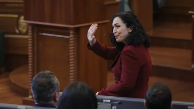 Photo of Kolaps në buxhetin e Kosovës, ekspertët thirrje presidentes Osmani: Zgjidhje, ose shteti funksionon deri në janar