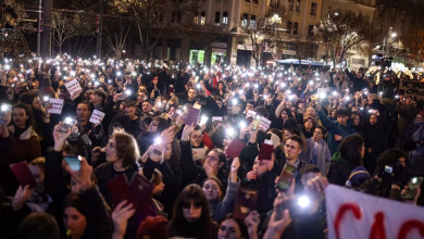 Photo of Vuçiq premton banesa për të rinjtë, por studentët nuk i ndalin protestat!