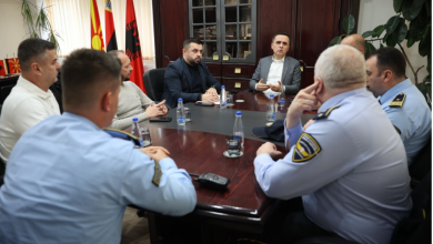 Photo of “Të sigurohet ambient i sigurt për festat e fundvitit dhe të ndalohen mjetet pirotenike” – Kasami takon udhëheqësit e SPB Tetovë