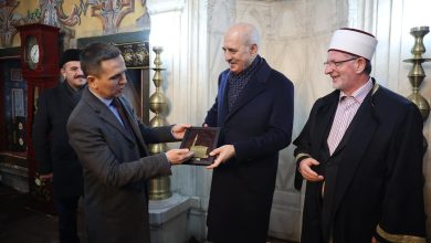 Photo of Kryetari kuvendit popullor të Turqisë, Numan Kurtullmush në Tetovë, takon Kasamin falin së bashku namazin e drekës